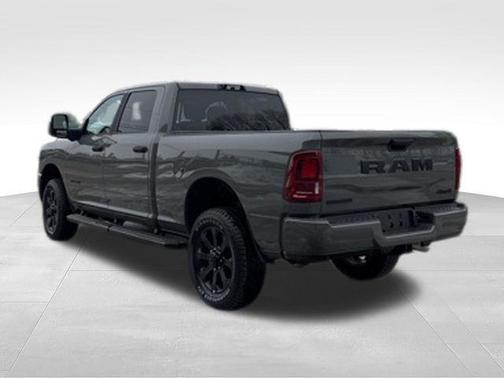 Ceramic Gray Clearcoat 2026 RAM 2500 Big Horn Crew Cab 4x4 6'4' Box