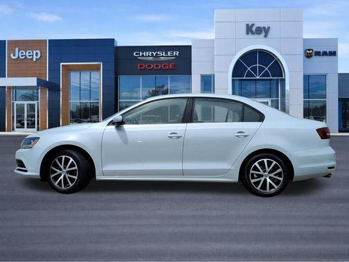 White 2017 Volkswagen Jetta 1.4T SE