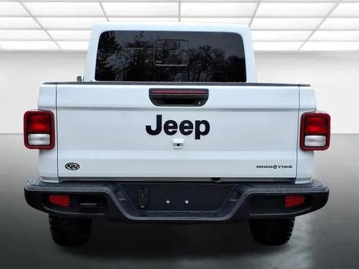 2025 Jeep Gladiator High Tide