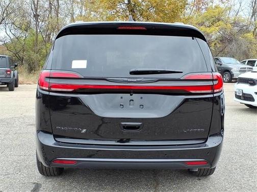 2026 Chrysler Pacifica Limited