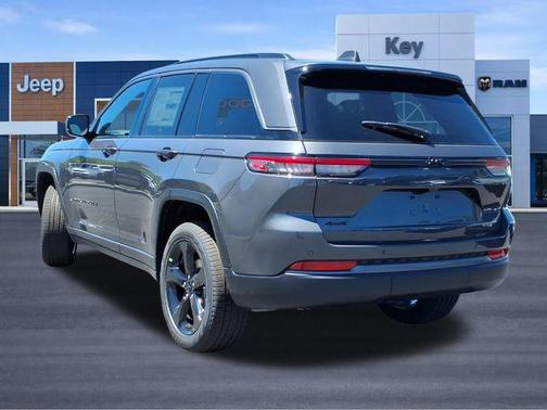Baltic Gray Metallic Clearcoat 2026 Jeep Grand Cherokee Limited