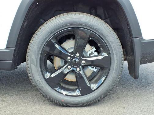 Bright White Clearcoat 2026 Jeep Grand Cherokee L Limited