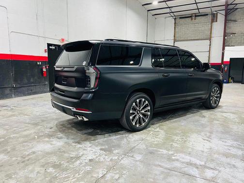 2025 Chevrolet Suburban 4WD High Country