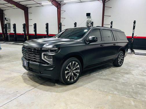 2025 Chevrolet Suburban 4WD High Country