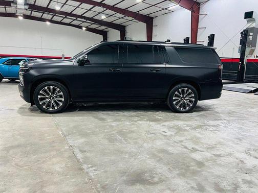 2025 Chevrolet Suburban 4WD High Country