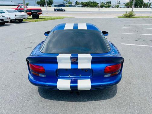 Viper Blue Pearl Coat 1997 Dodge Viper GTS