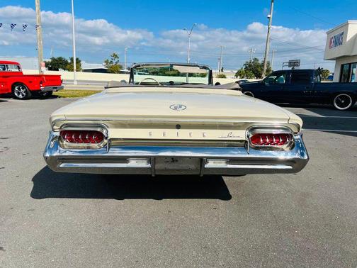 1961 Buick LeSabre 