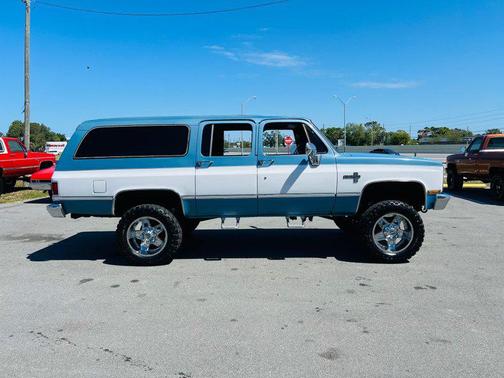 Blue 1986 Chevrolet Suburban