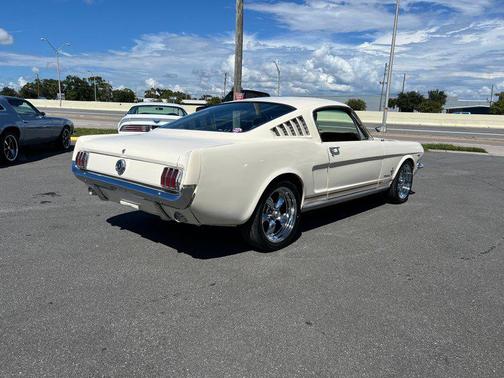 1965 Ford Mustang Base