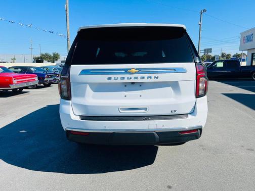 2022 Chevrolet Suburban LT