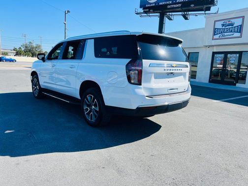 2022 Chevrolet Suburban LT