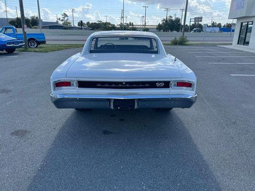 White 1966 Chevrolet Chevelle