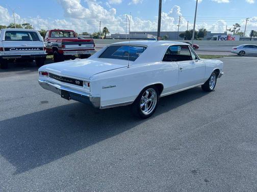 White 1966 Chevrolet Chevelle