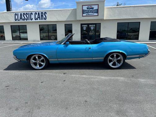 Blue 1971 Oldsmobile Cutlass