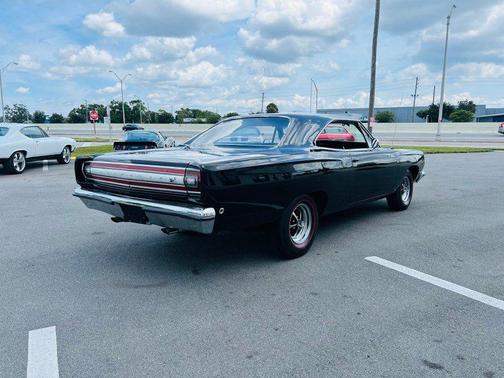 1968 Plymouth Roadrunner 
