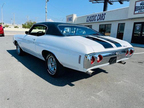 White 1971 Chevrolet Chevelle