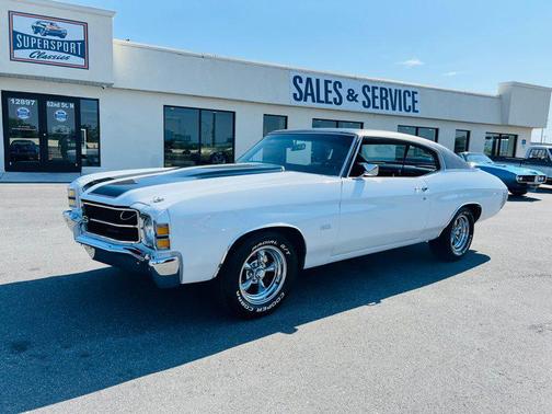White 1971 Chevrolet Chevelle
