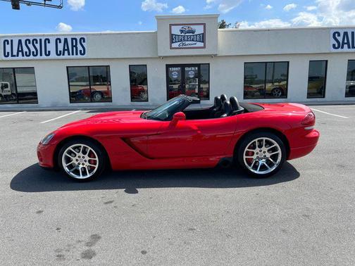 Viper Red Clearcoat/Black Soft Top 2004 Dodge Viper SRT10