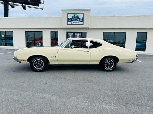 1972 Oldsmobile Cutlass 