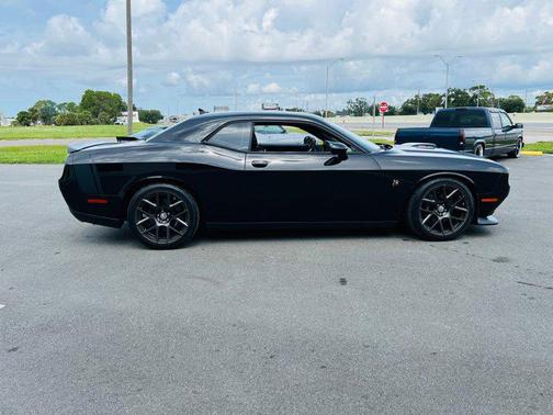2016 Dodge Challenger R/T Scat Pack