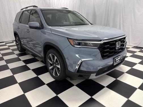 2025 Honda Pilot Touring 8-Passenger