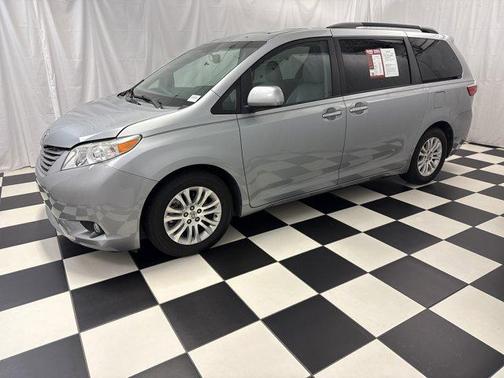 2015 Toyota Sienna XLE