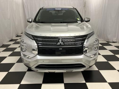 Alloy Silver Metallic 2024 Mitsubishi Outlander SE S-AWC