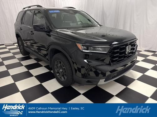 Crystal Black Pearl 2025 Honda Pilot TrailSport