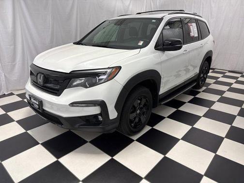 Platinum White Pearl 2022 Honda Pilot AWD TrailSport
