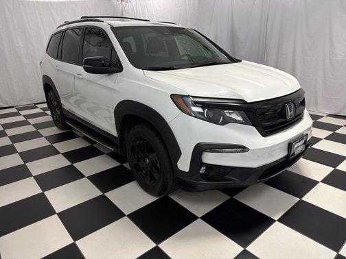 Platinum White Pearl 2022 Honda Pilot AWD TrailSport