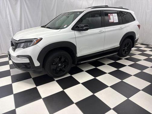 Platinum White Pearl 2022 Honda Pilot AWD TrailSport