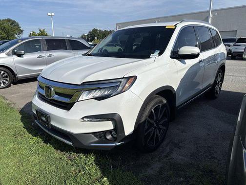 2022 Honda Pilot Touring 8-Passenger