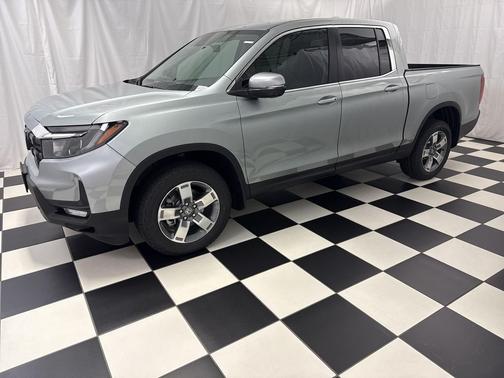 Solar Silver Metallic 2026 Honda Ridgeline RTL