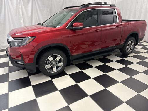 Radiant Red Metallic II 2026 Honda Ridgeline RTL