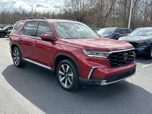 2025 Honda Pilot Touring 8-Passenger
