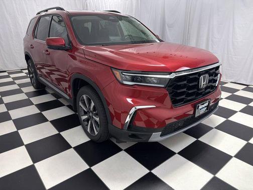 2025 Honda Pilot Touring 8-Passenger