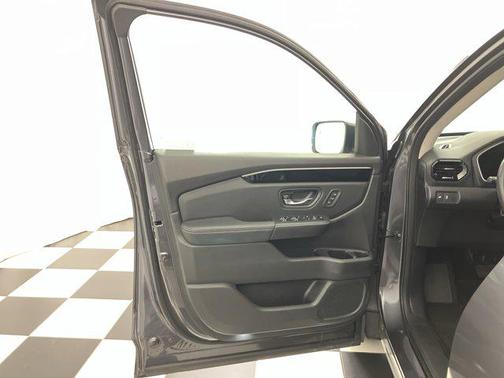 2023 Honda Pilot Touring 8-Passenger