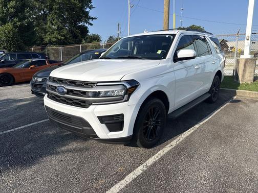 Oxford White 2024 Ford Expedition XLT