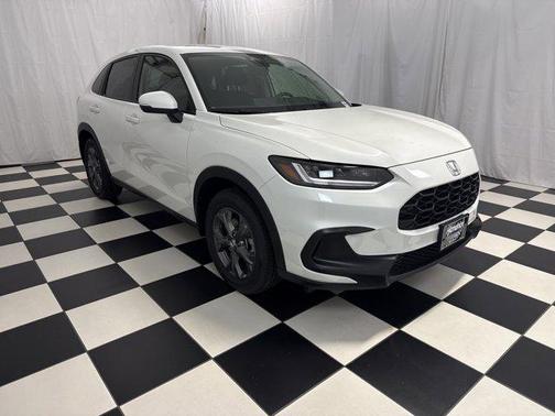 Platinum White Pearl 2026 Honda HR-V LX