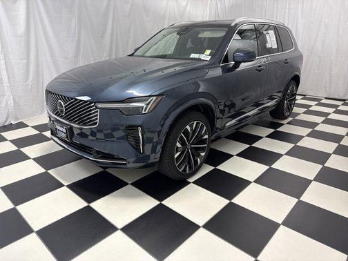 2025 Volvo XC90 B6 Plus 7-Seater