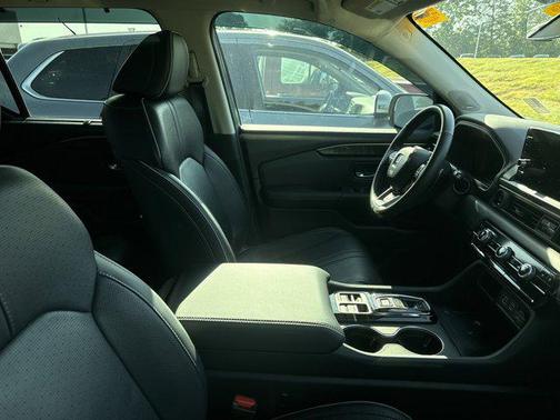 2023 Honda Pilot AWD Elite