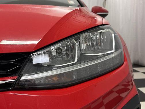 2018 Volkswagen Golf GTI 2.0T S 4-Door