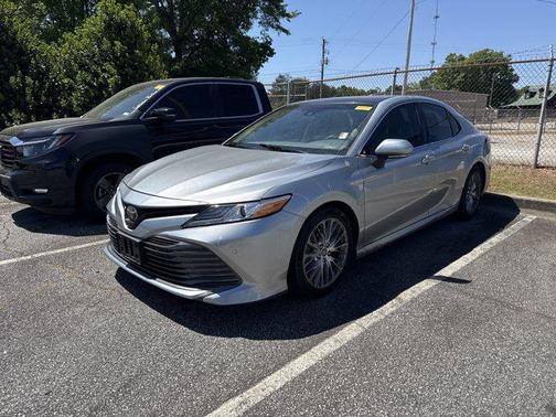 Celestial Silver Metallic 2018 Toyota Camry XLE