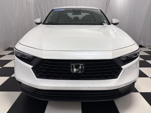 Platinum White Pearl 2025 Honda Accord LX 1.5T