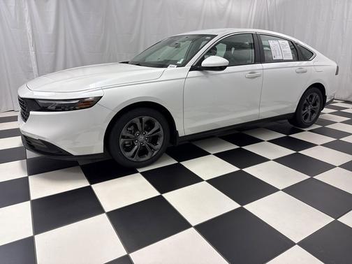 Platinum White Pearl 2025 Honda Accord LX 1.5T