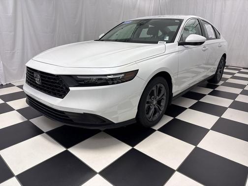 Platinum White Pearl 2025 Honda Accord LX 1.5T