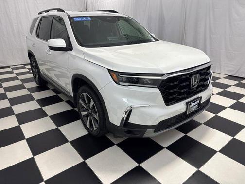 2023 Honda Pilot Touring 8-Passenger