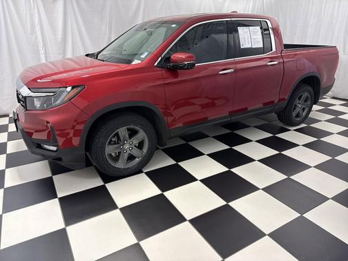 Radiant Red Metallic II 2023 Honda Ridgeline RTL-E