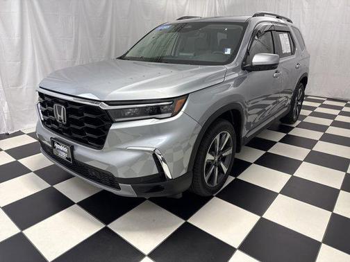 2025 Honda Pilot Touring 8-Passenger