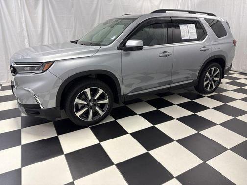 2025 Honda Pilot Touring 8-Passenger
